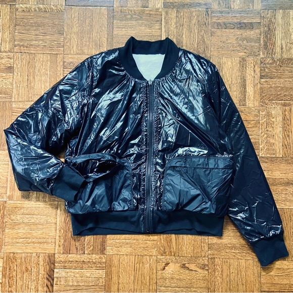 RARE NWOT The North Face reversible faux fur black & white bomber jacket - Picture 3 of 7